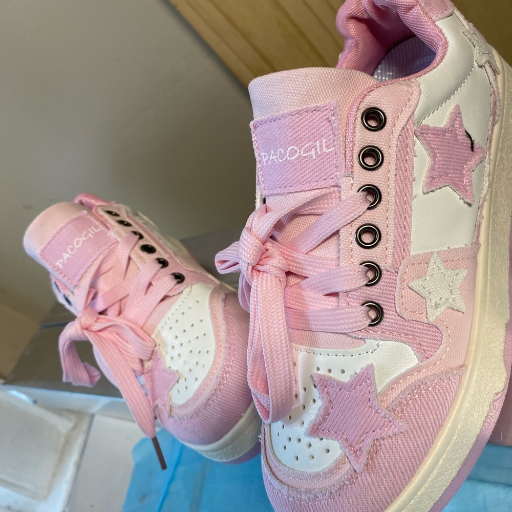 Paco Gil Kids Sneakers in Pink and White with Star Design